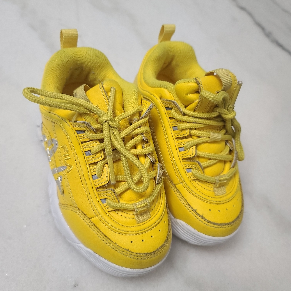 Yellow fila disruptor